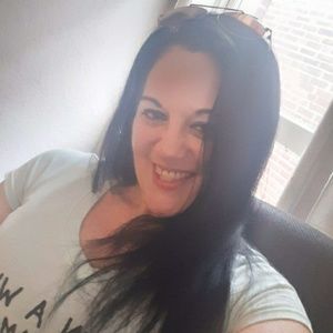 Meet your Posher, Desiree